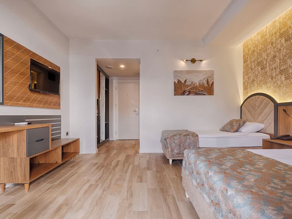 Grand Uysal Beach & Spa Hotel 4