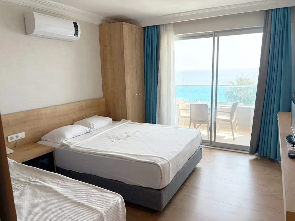 Azak Beach Hotel 4