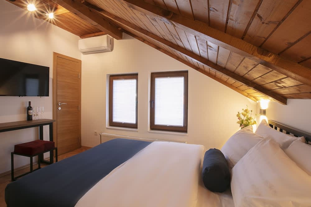 Grand Boutique Hotel 3