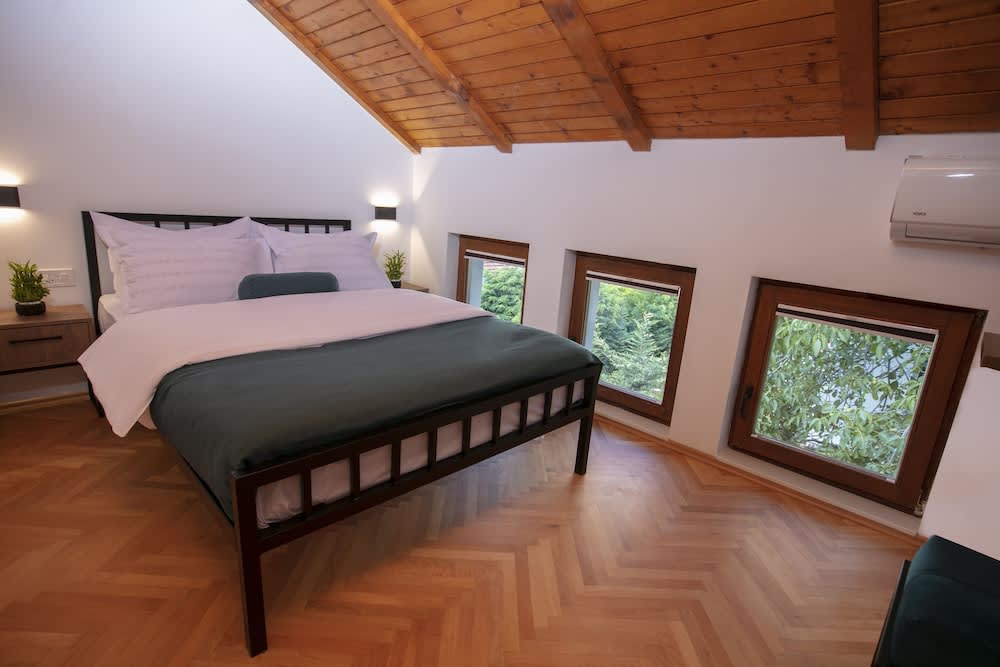 Grand Boutique Hotel 5