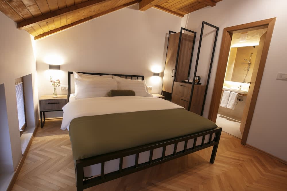 Grand Boutique Hotel 4