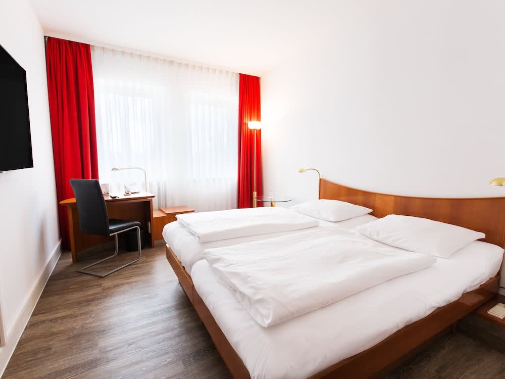 DORMERO Hotel Dresden Airport 5