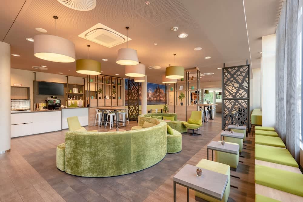 Super 8 by Wyndham Dresden 5