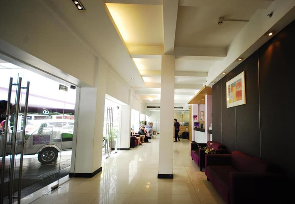 The Embassy Sathorn 4