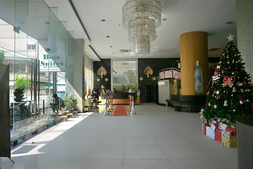 Boss Suites Nana Hotel 5