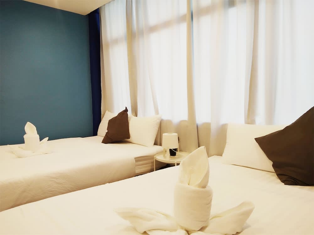 Sleep with Me Bangkok - BTS Phra Khanong 4