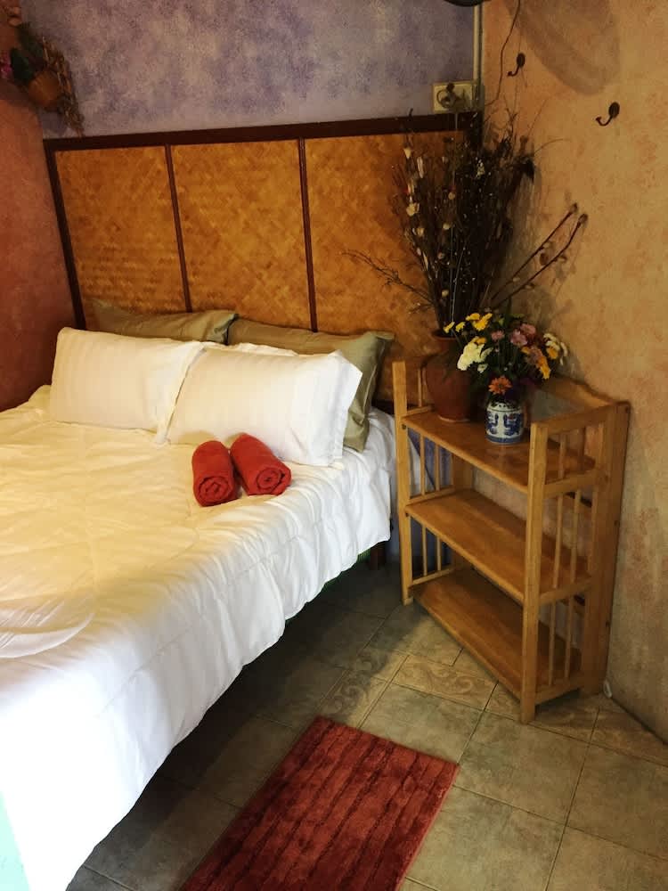 Shanti Lodge Bangkok 4