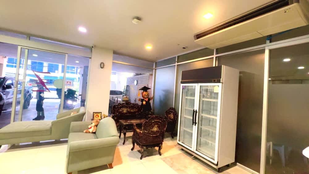 Collection O The Step Sathorn 4