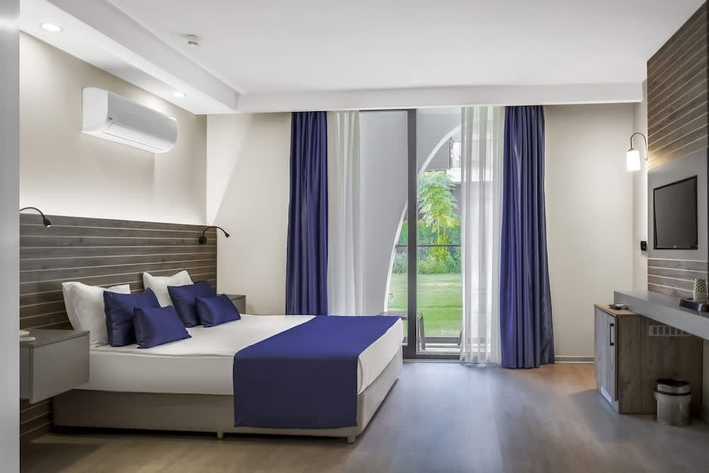 Side Square Hotel Adults Only 5