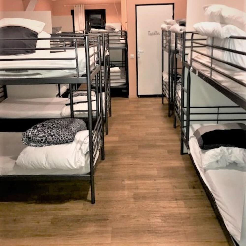 TRENDY Hostel 4