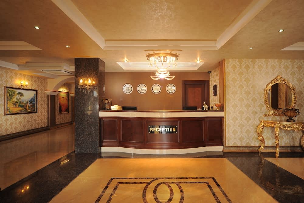 Golden Lake Hotel 3