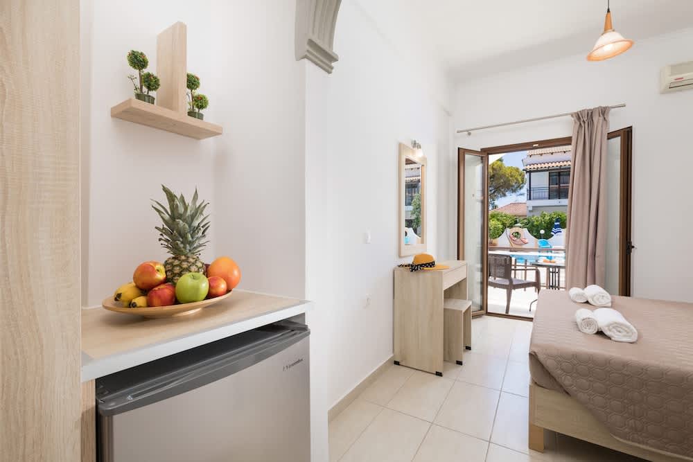 Lefkimi Hotel 5