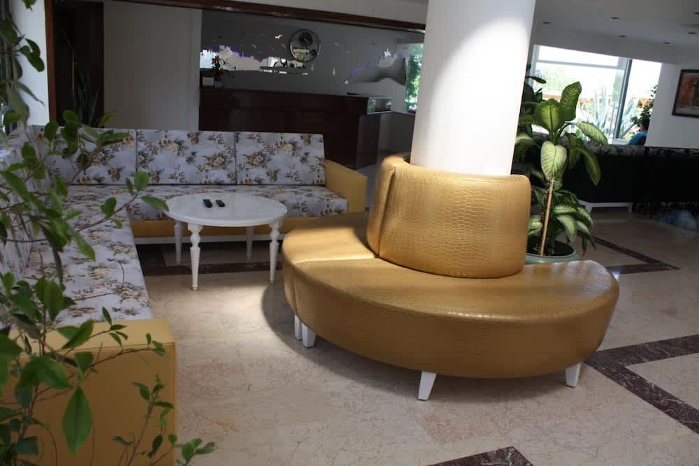 Bronze Hotel 4