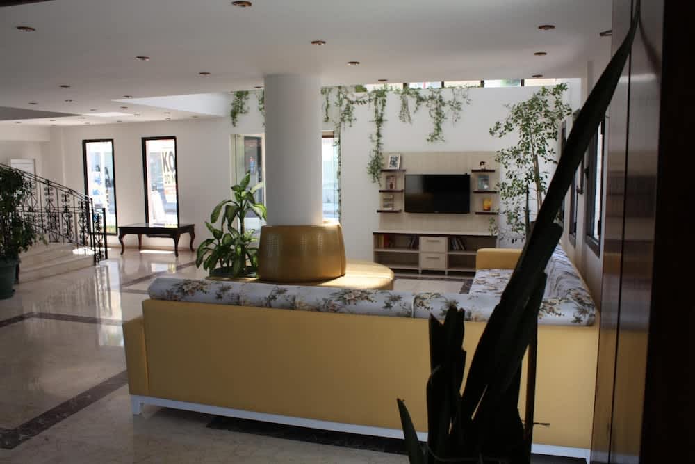 Bronze Hotel 3