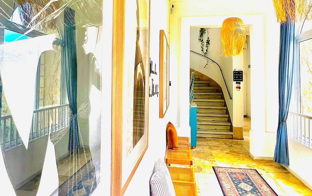 Follow the Sun Boutique Hostel - Pool, Breakfast & Sea Views 3