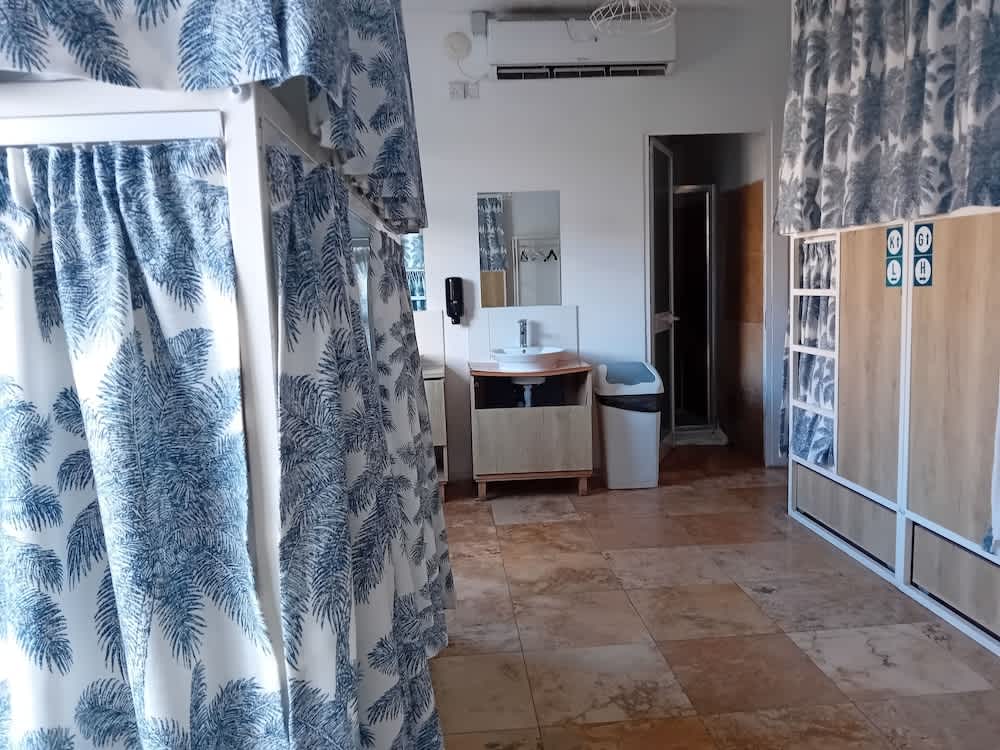 Follow the Sun Boutique Hostel - Pool, Breakfast & Sea Views 4