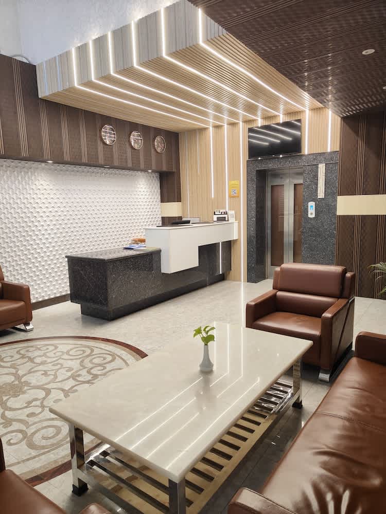 Pinnacle by Click Hotels, Lucknow 4