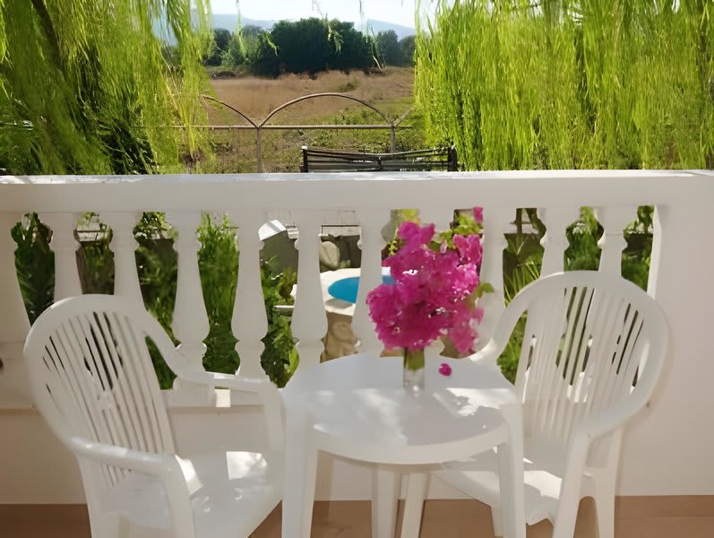 Paul's Garden Studios 3
