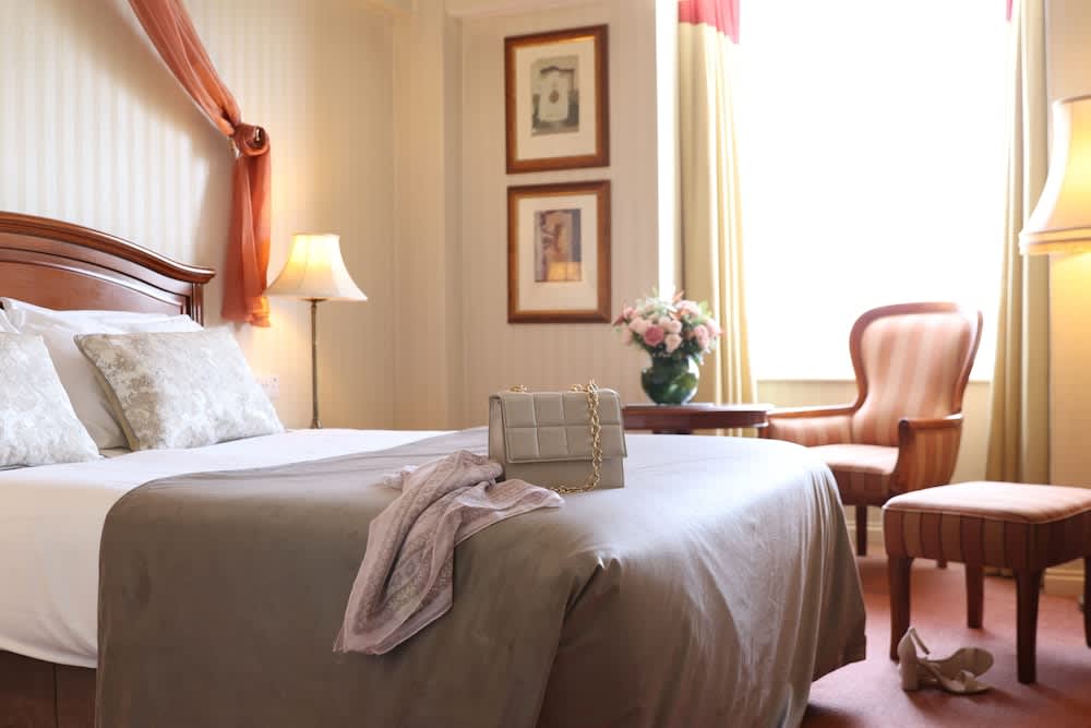 River Island Hotel 5