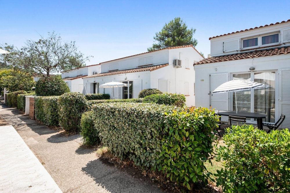 Bâle Mulhouse - Saint-Tropez - Comfort Aparthotel Mandelieu la Napoule Village - Saint-Tropez