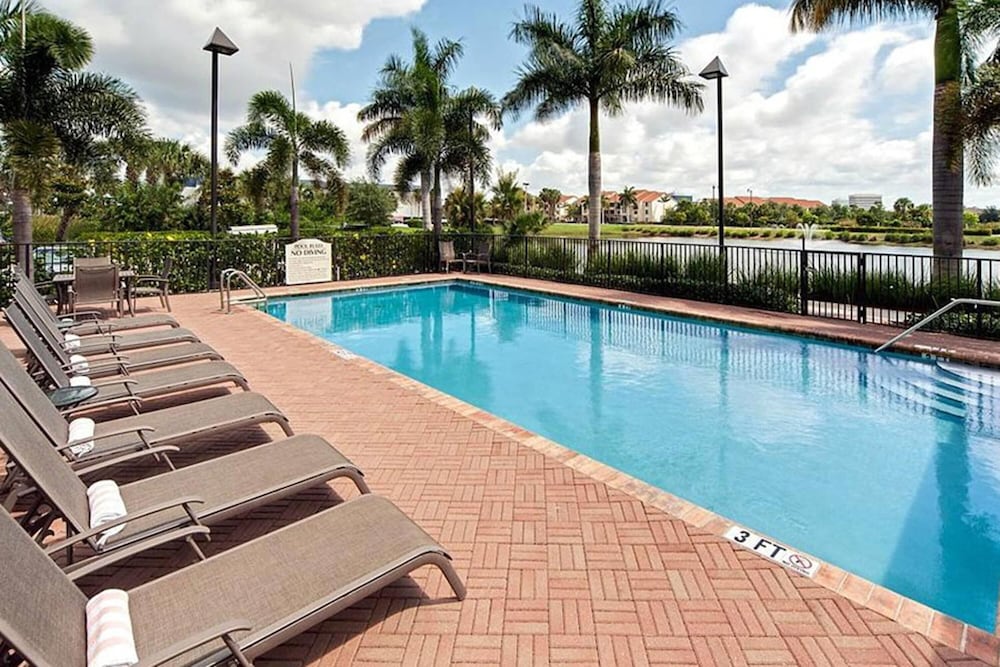 Paris - West Palm Beach - Hawthorn Extended Stay by Wyndham West Palm Beach Airport - West Palm Beach