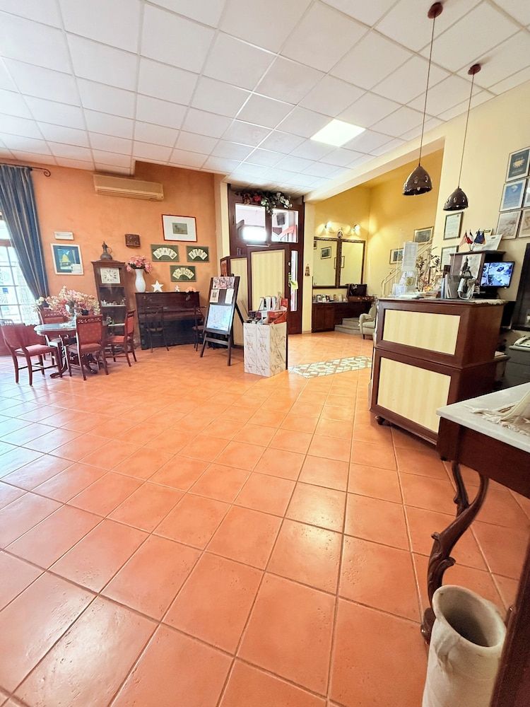 Lyon - Syracuse - Hotel Archimede Ortigia - Syracuse
