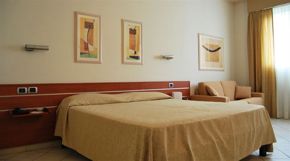 Paris - Scandicci - Hotel Delfina - Scandicci