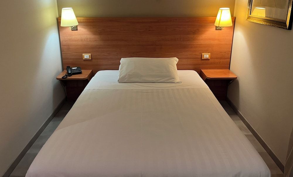 Paris - Monza - Hotel Re - Monza