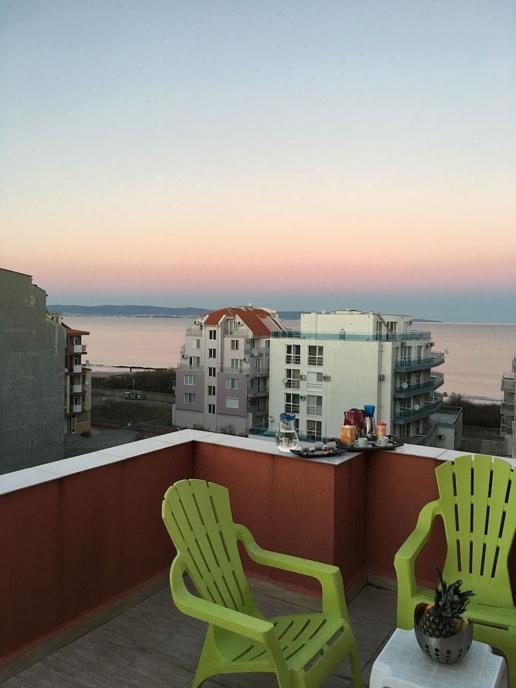Paris - Pomorie - Sea Breeze Pomorie - Pomorie