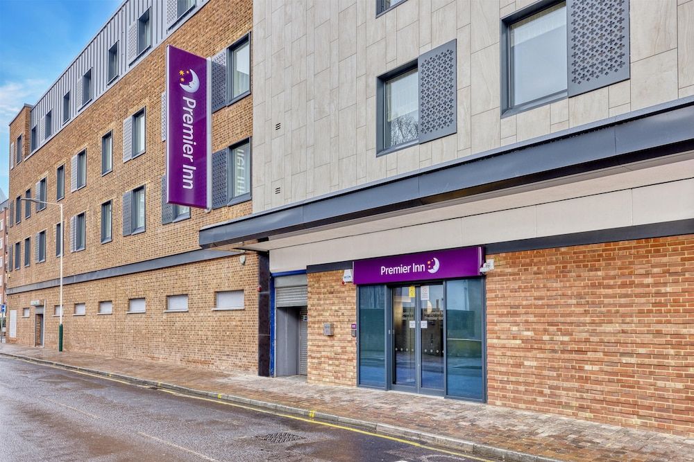Lyon - Barking - Premier Inn London Romford Town Centre - Barking