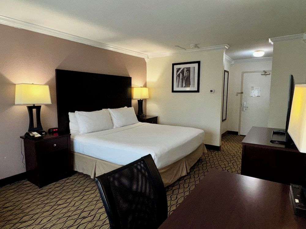 Paris - North Bergen - Executive Inn - Fort Lee - North Bergen