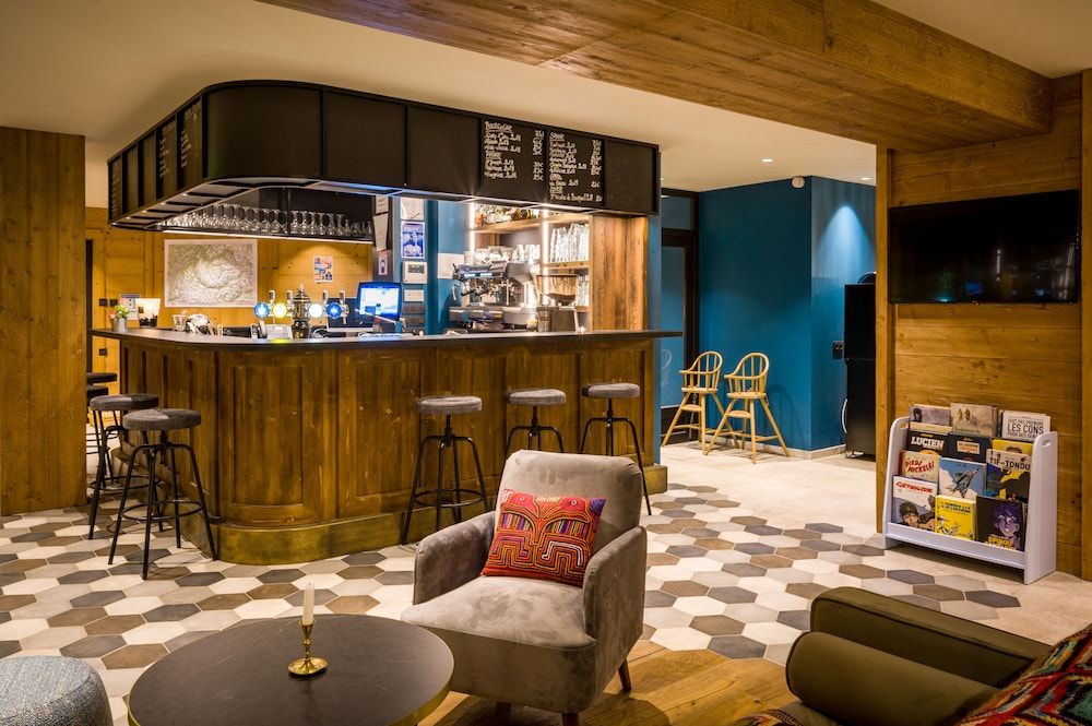 Paris - Lanslebourg-Mont-Cenis - L'Outa Hotel Restaurant - Lanslebourg-Mont-Cenis