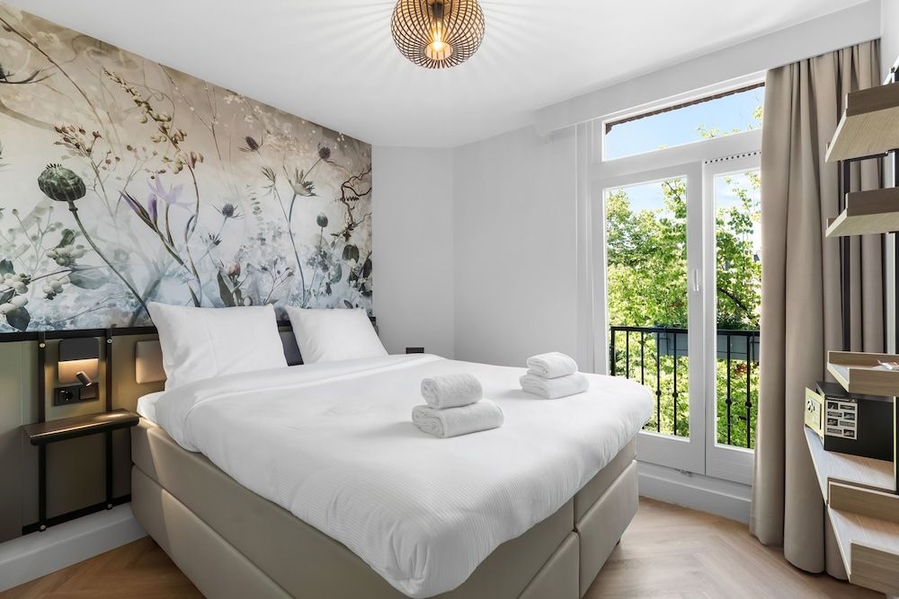 Toulouse - Amsterdam - Dutch Design Hotel Vondelpark - Amsterdam