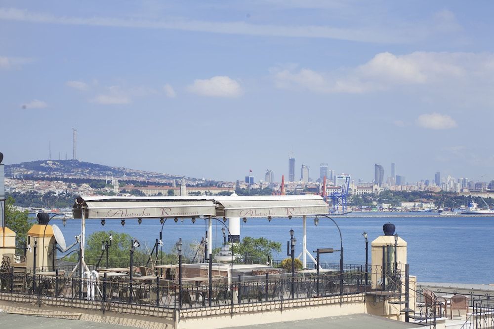 Lyon - Istanbul - Star Hotel - Istanbul
