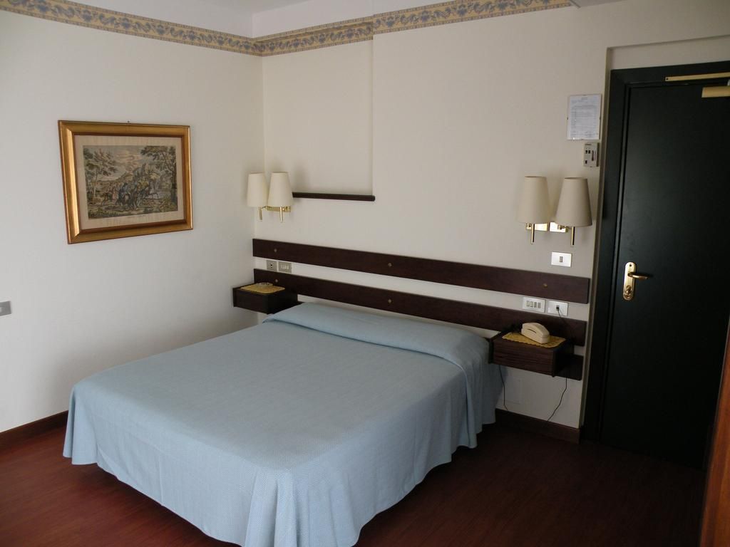 Paris - Viareggio - Hotel Piccadilly - Viareggio