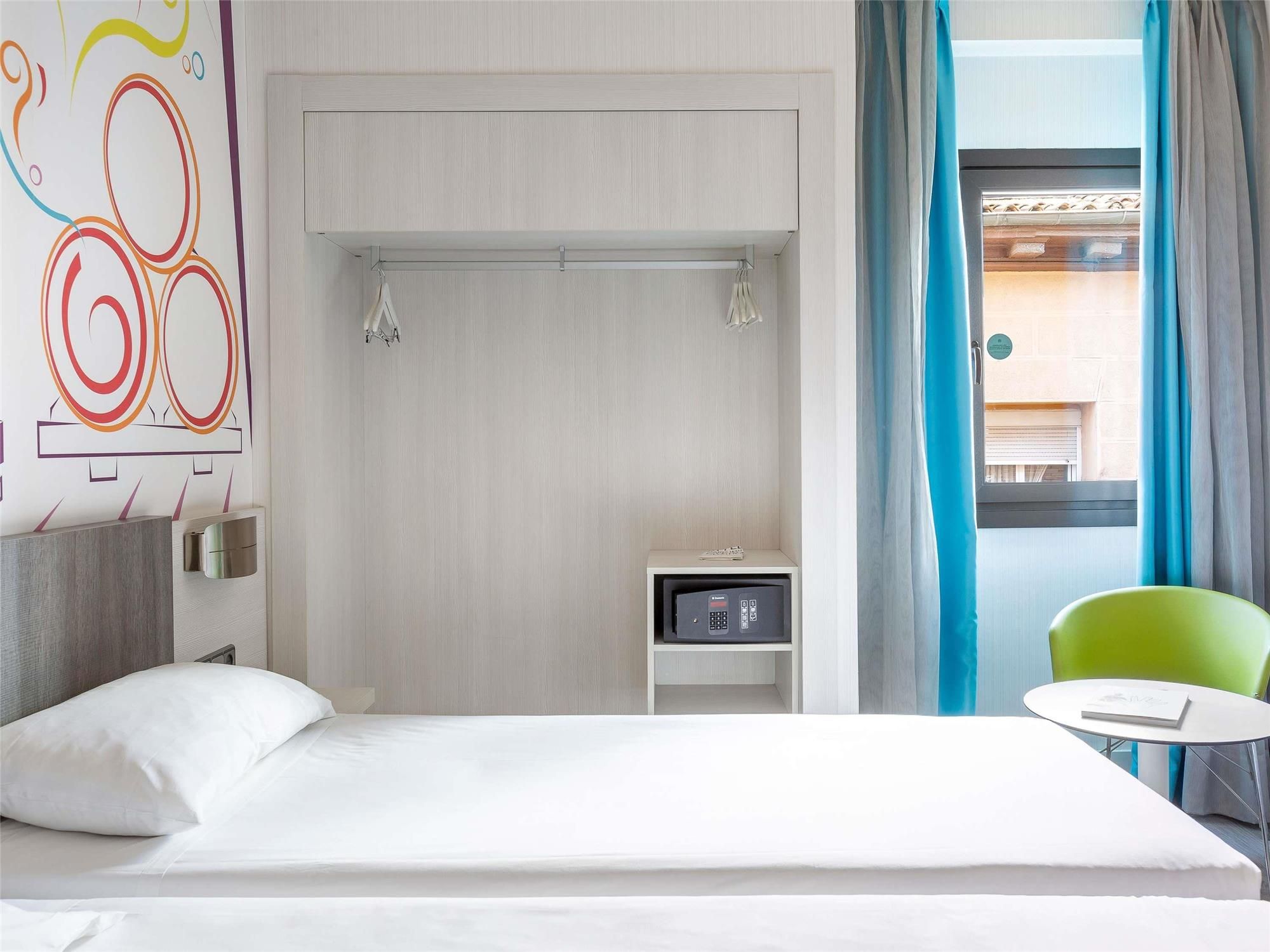 Ibis Styles Madrid Prado 2