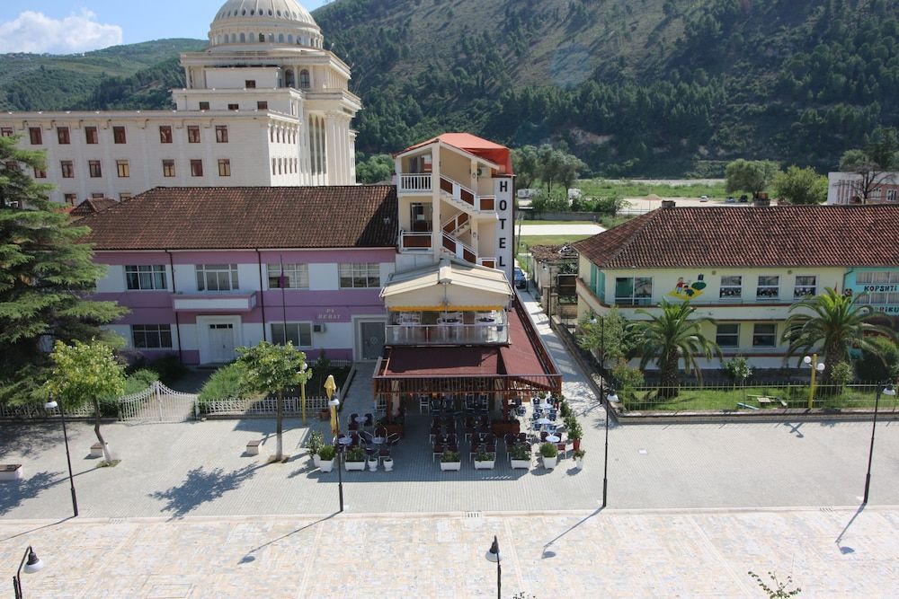 Paris - Berat - Hotel Orestiada - Berat