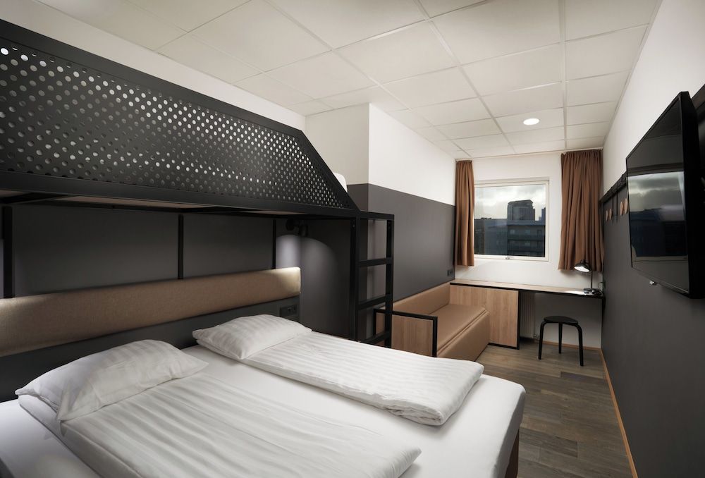 Paris - Reykjavik - Hotel Cabin - Reykjavik