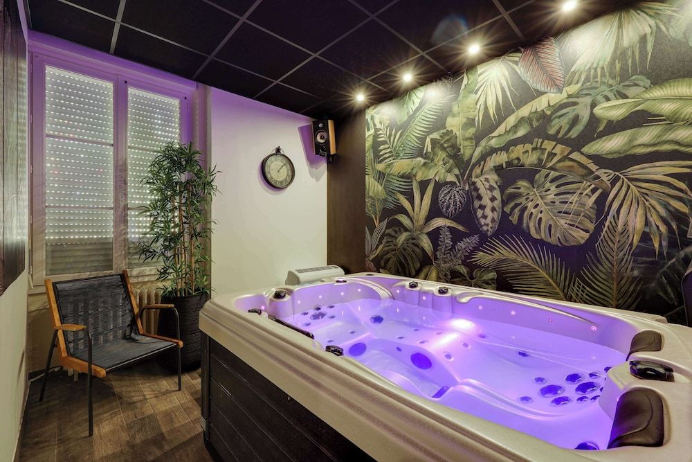 Paris - Bagnoles-de-l'Orne - BRIT HOTEL & SPA Le Roc au Chien - Bagnoles-de-l'Orne