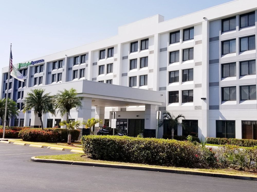 Paris - Miami Springs - Holiday Inn Express & Suites MIAMI - HIALEAH by IHG - Miami Springs
