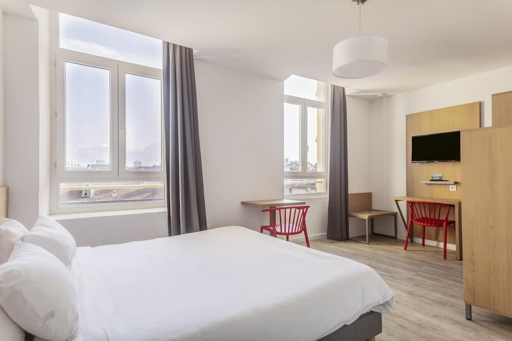 Paris - Grenoble - Residhotel Le Central'Gare - Grenoble