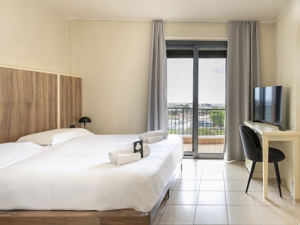 Bordeaux - Pomezia - B&B HOTEL Pomezia Cortese - Pomezia