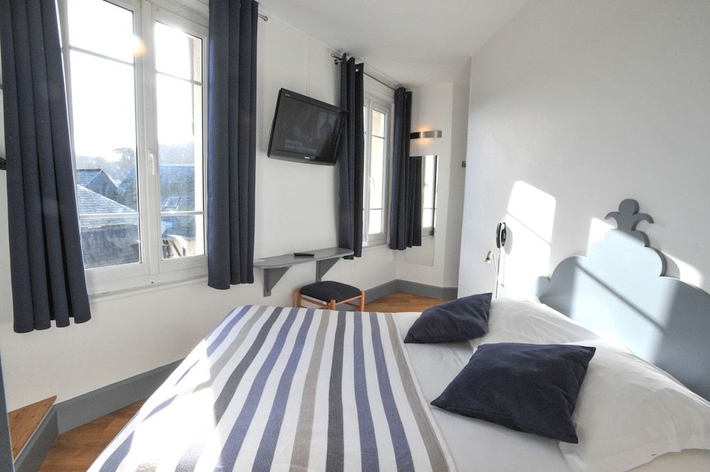 Paris - Étretat - Hotel Des Falaises - Étretat