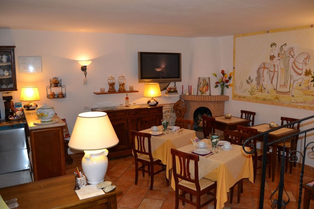 Paris - Saturnia - Il Cantuccio - Saturnia