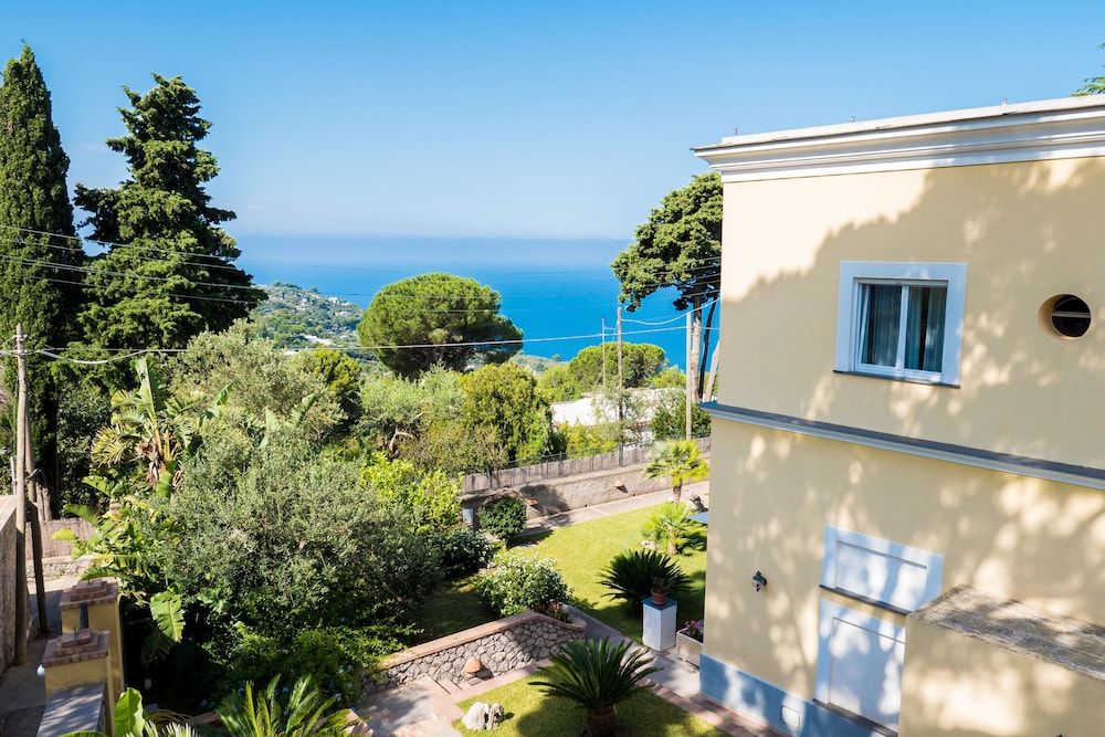 Lyon - Capri - Hotel Villa Ceselle - Capri