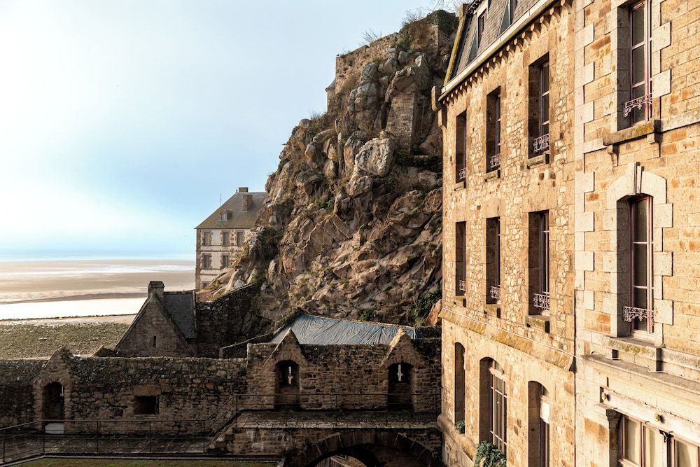 Lyon - Le Mont-Saint-Michel - La Mère Poulard - Le Mont-Saint-Michel