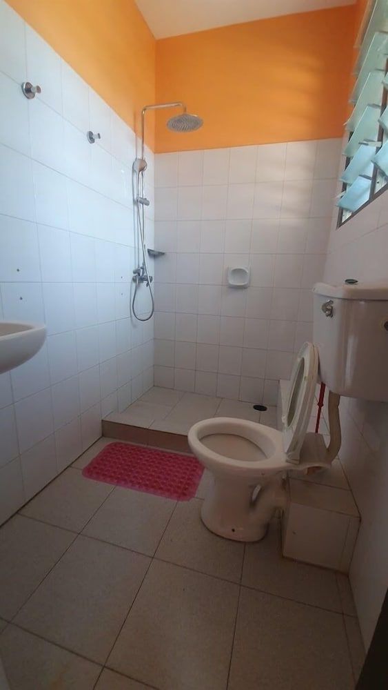 Paris - Malindi - PRIMESHADE GUESTHOUSE - Malindi
