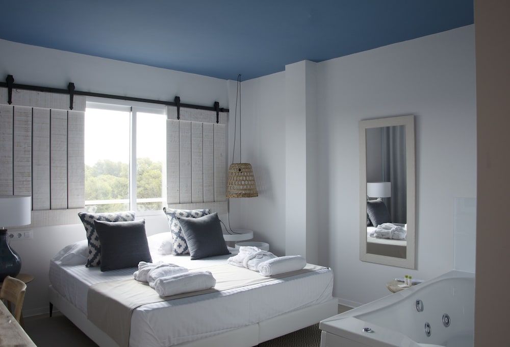 Bâle Mulhouse - Valence - YOU & CO. Saler Beach Boutique - Valence