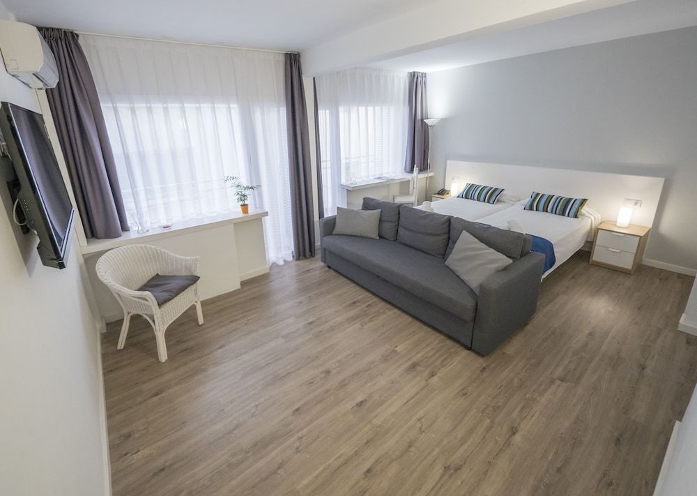 Marseille - Lloret de Mar - Hotel Victoria - Lloret de Mar