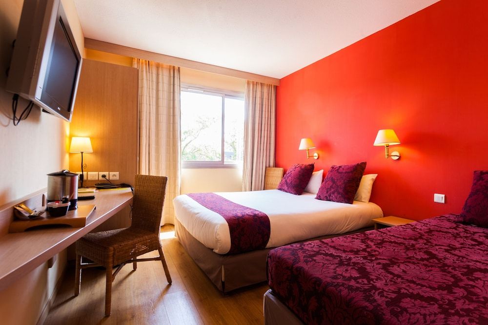 Paris - Nimes - Logis Hotel NIMOTEL - Nimes
